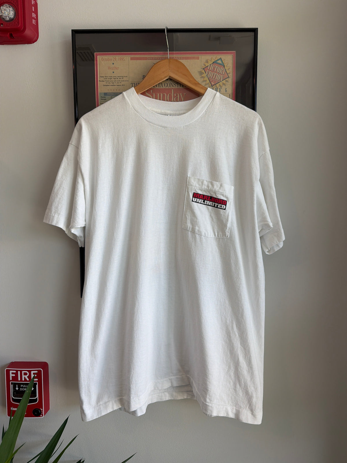 VINTAGE 1990S MARLBORO UNLIMITED SHIRT