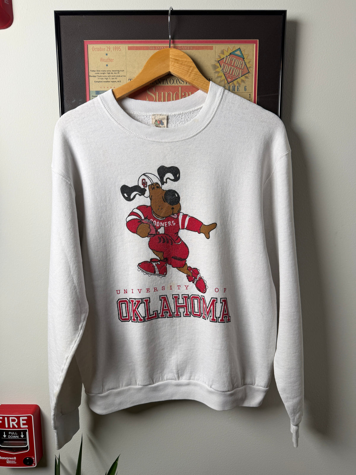 VINTAGE 1990S UNIVERSITY OF OKLAHOMA SOONERS SWEATSHIRT