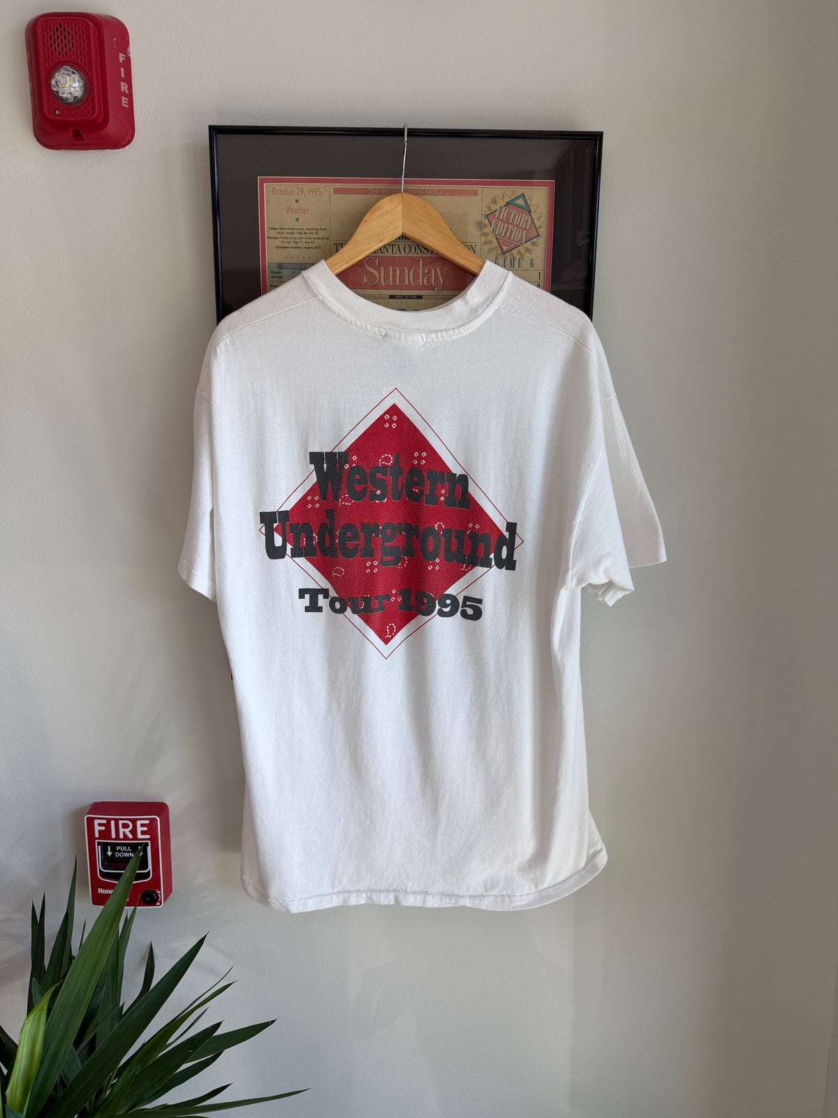 VINTAGE 1990S CHRIS LE'DOUX COUNTRY BAND SHIRT