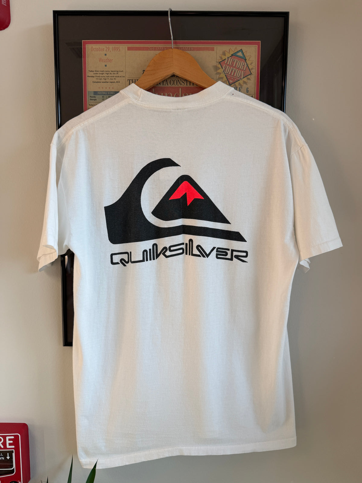 VINTAGE 1990S QUIKSILVER LOGO SHIRT