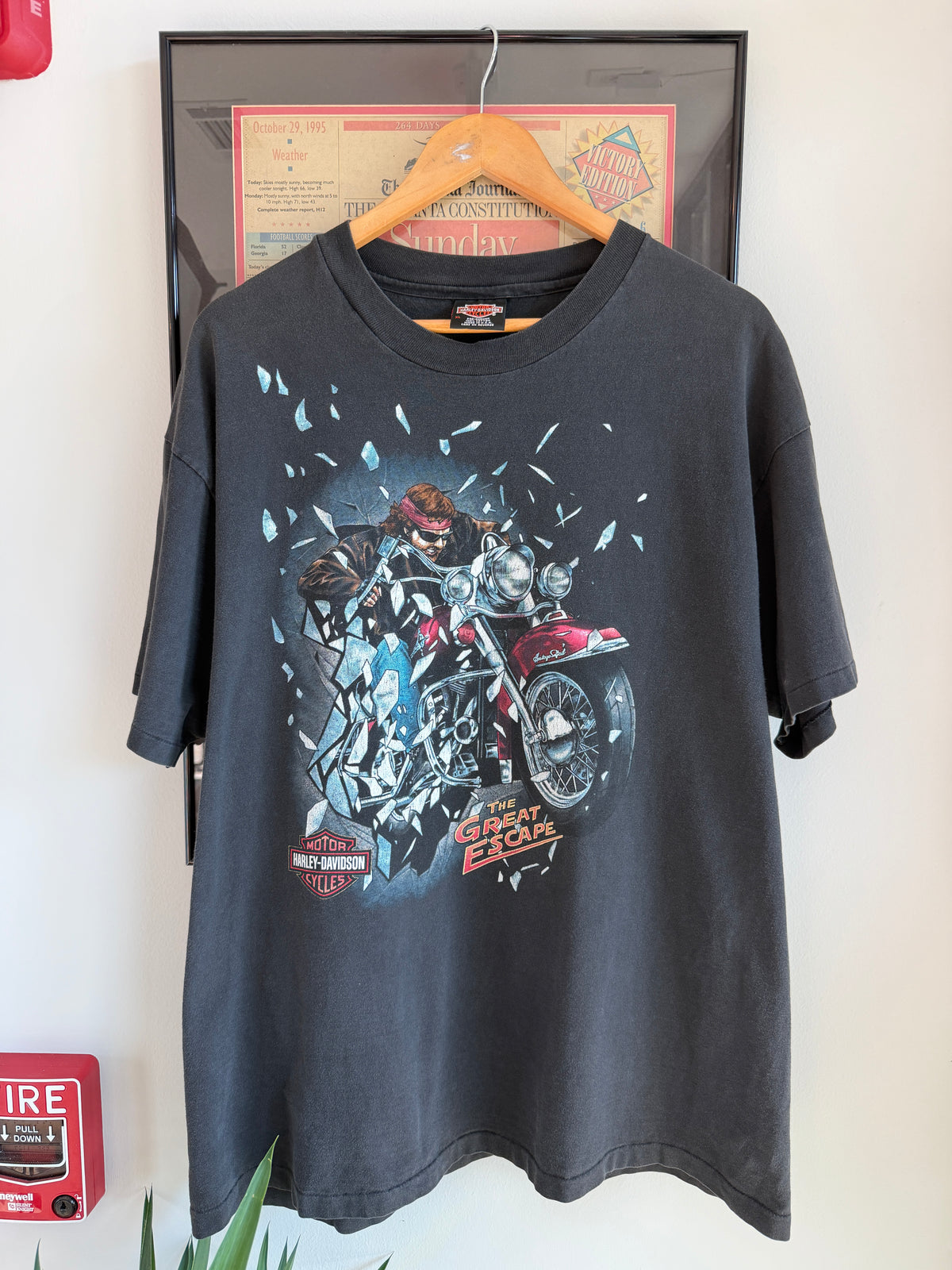 VINTAGE 1990S HARLEY DAVIDSON THE GREAT ESCAPE SHIRT
