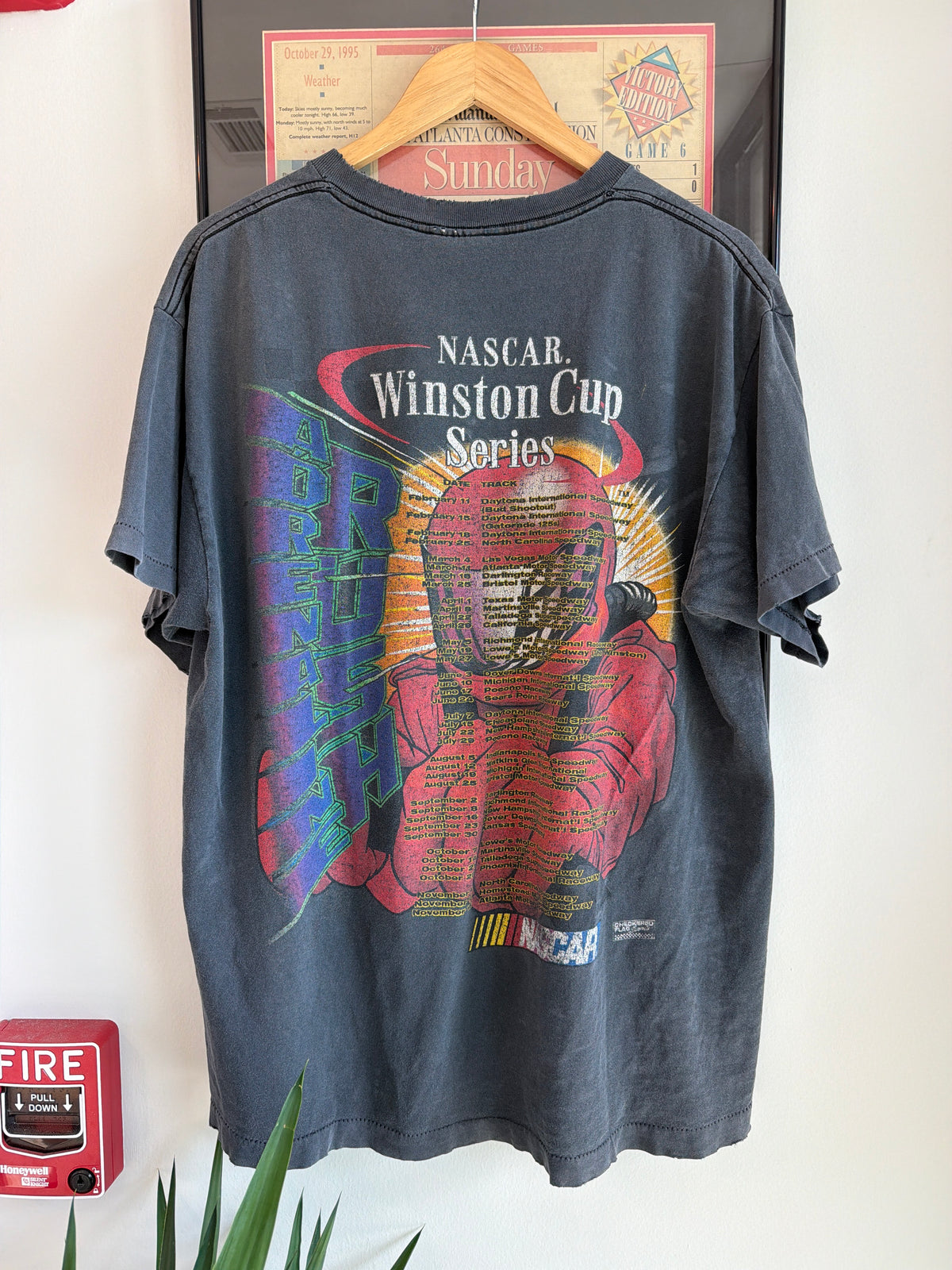 VINTAGE FADED DISTRESSED 2001 NASCAR WINSTON CUP SHIRT