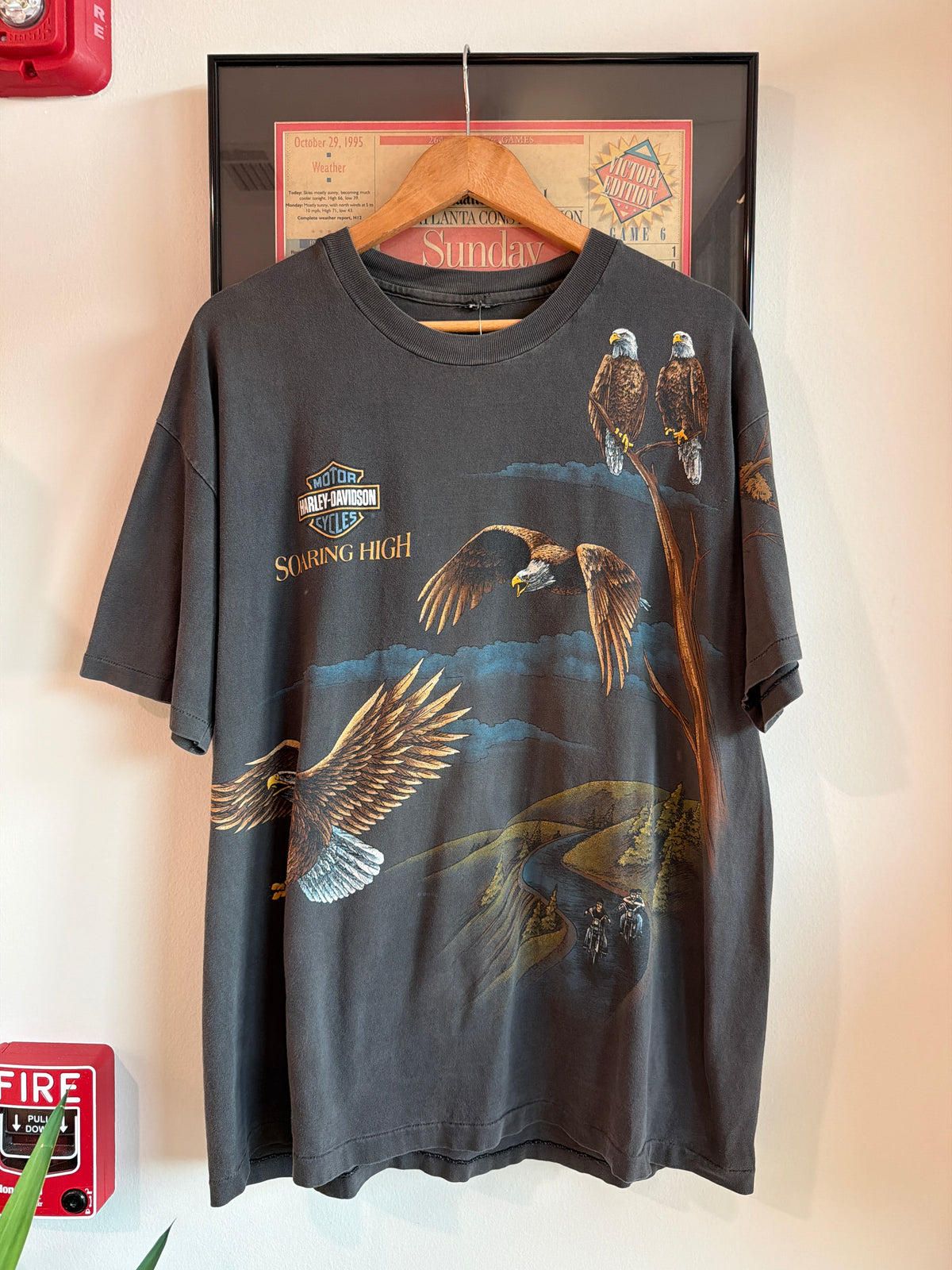VINTAGE FADED 1990S HARLEY DAVIDSON SOARING HIGH SHIRT