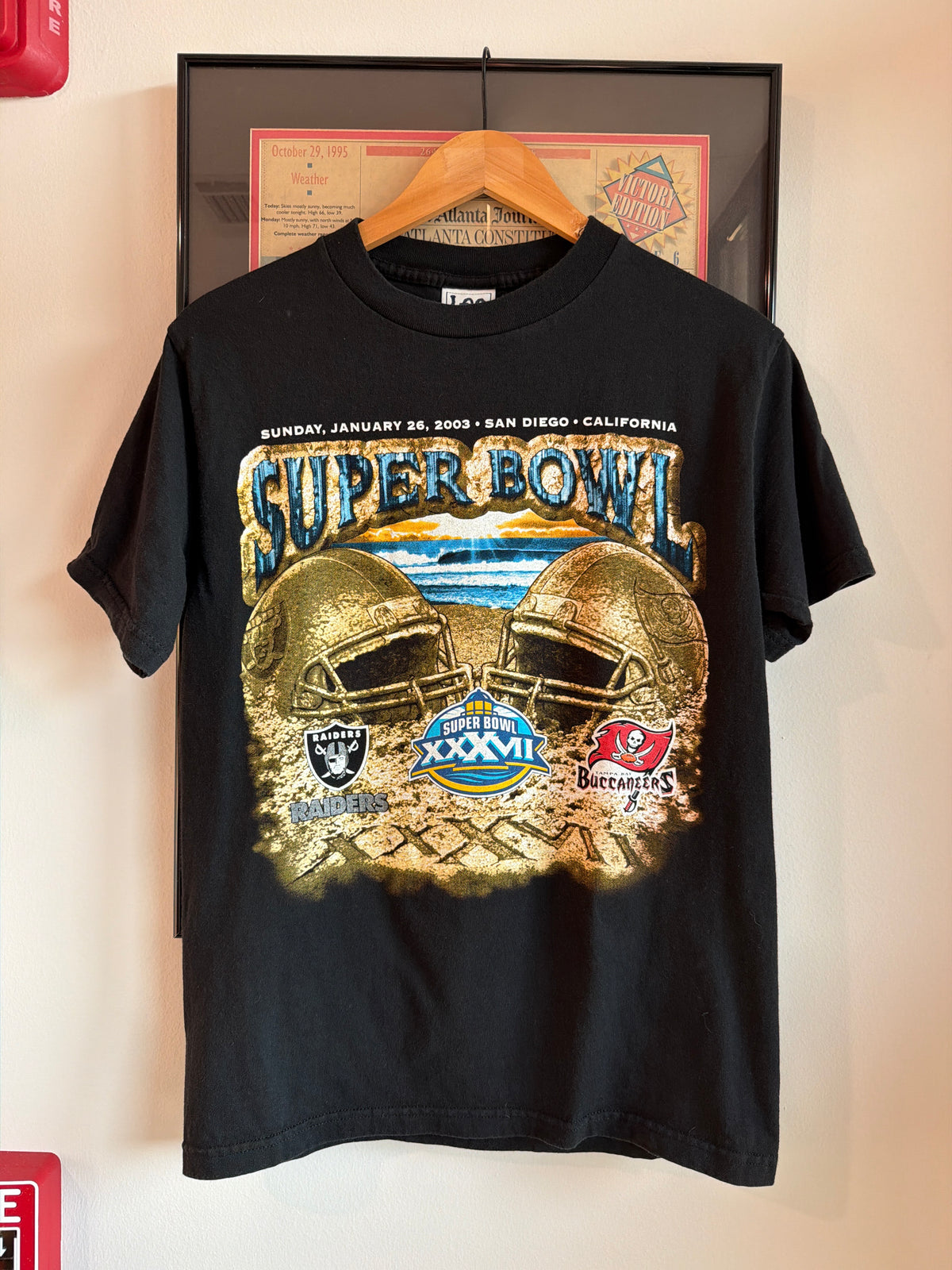 VINTAGE 2003 BUCS RAIDERS SUPER BOWL SHIRT