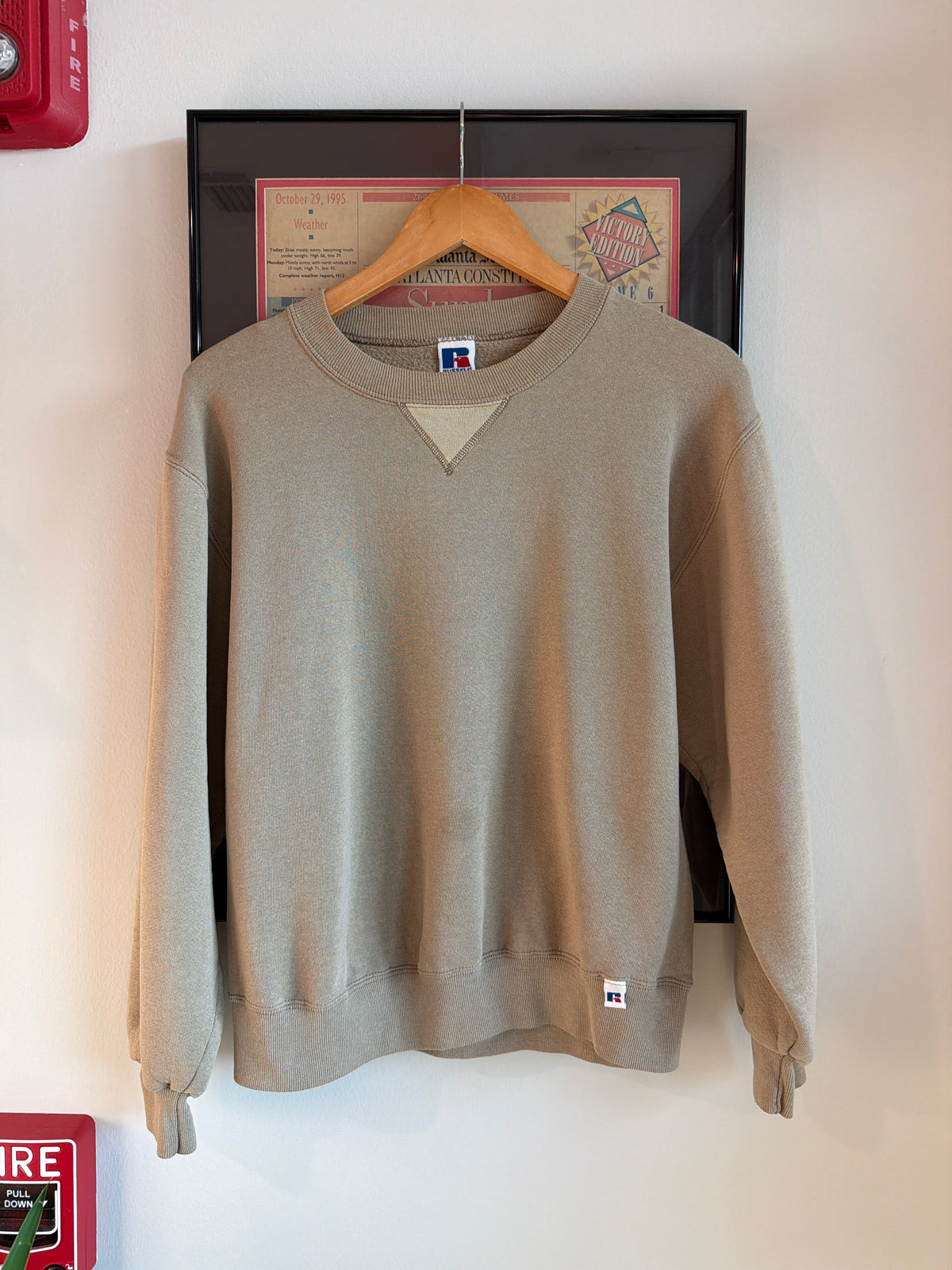 VINTAGE FADED 1990S RUSSELL ATHLETICS BROWN SWEATSHIRT