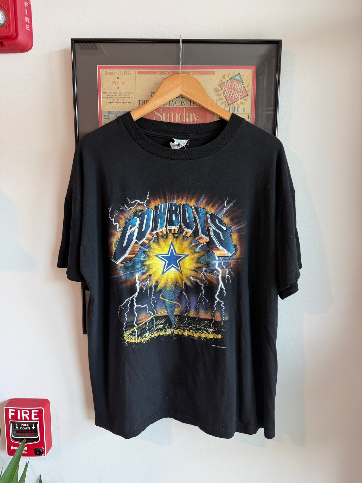 VINTAGE 1993 DALLAS COWBOYS TORNADO SHIRT