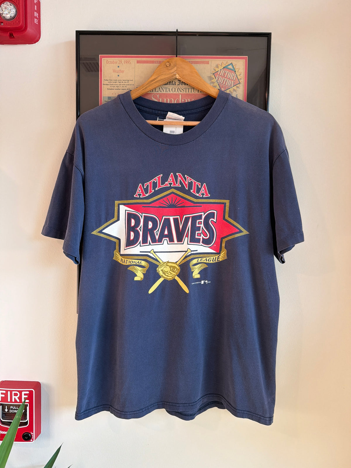 VINTAGE FADED 1995 ATLANTA BRAVES SPELLOUT SHIRT