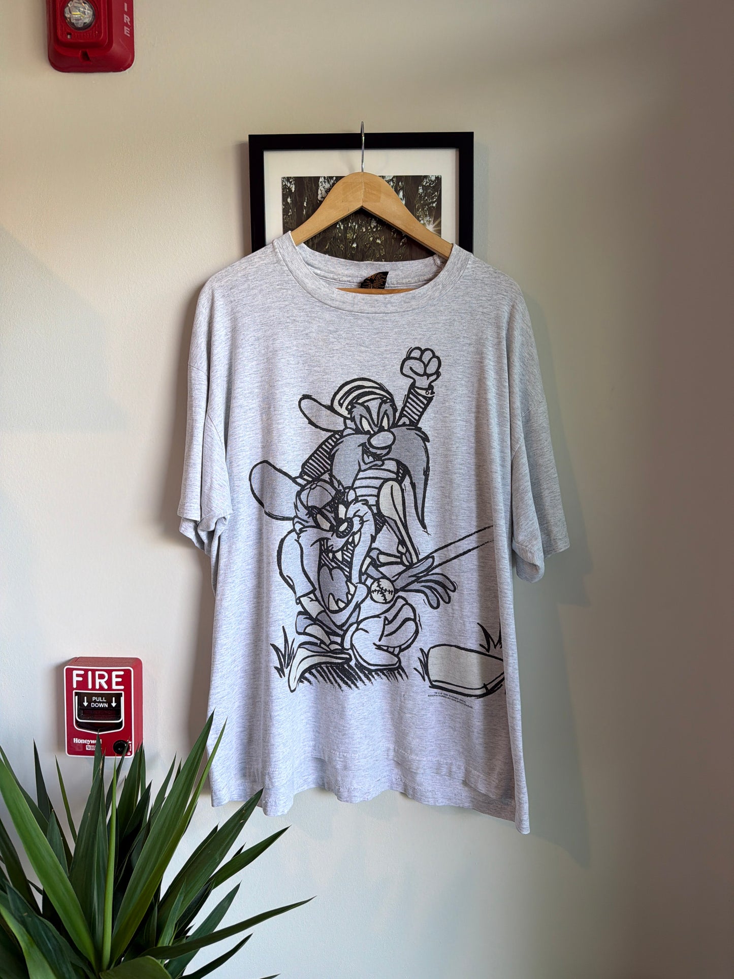 VINTAGE 1990S ATLANTA BRAVES DOUBLE SIDED LOONEY TUNES AOP SHIRT