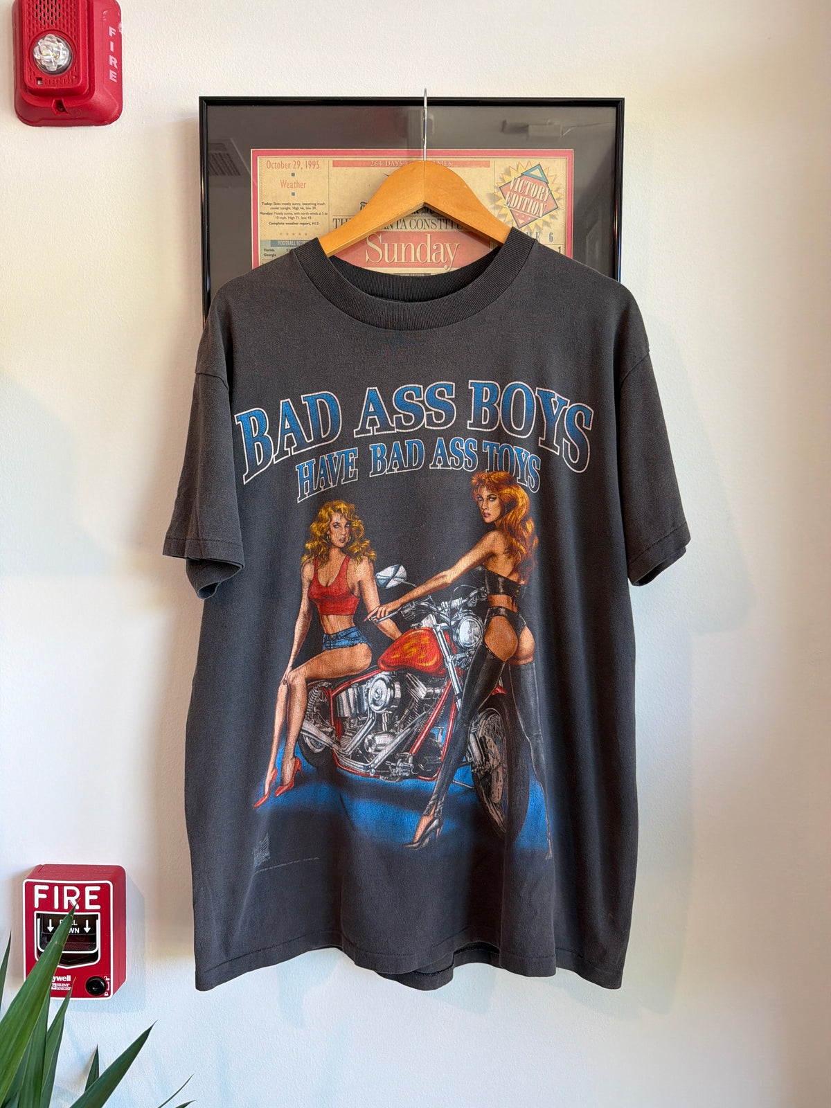 VINTAGE FADED 1990S 3D EMBLEM BAD ASS BOYS HAVE BAD ASS TOYS SHIRT