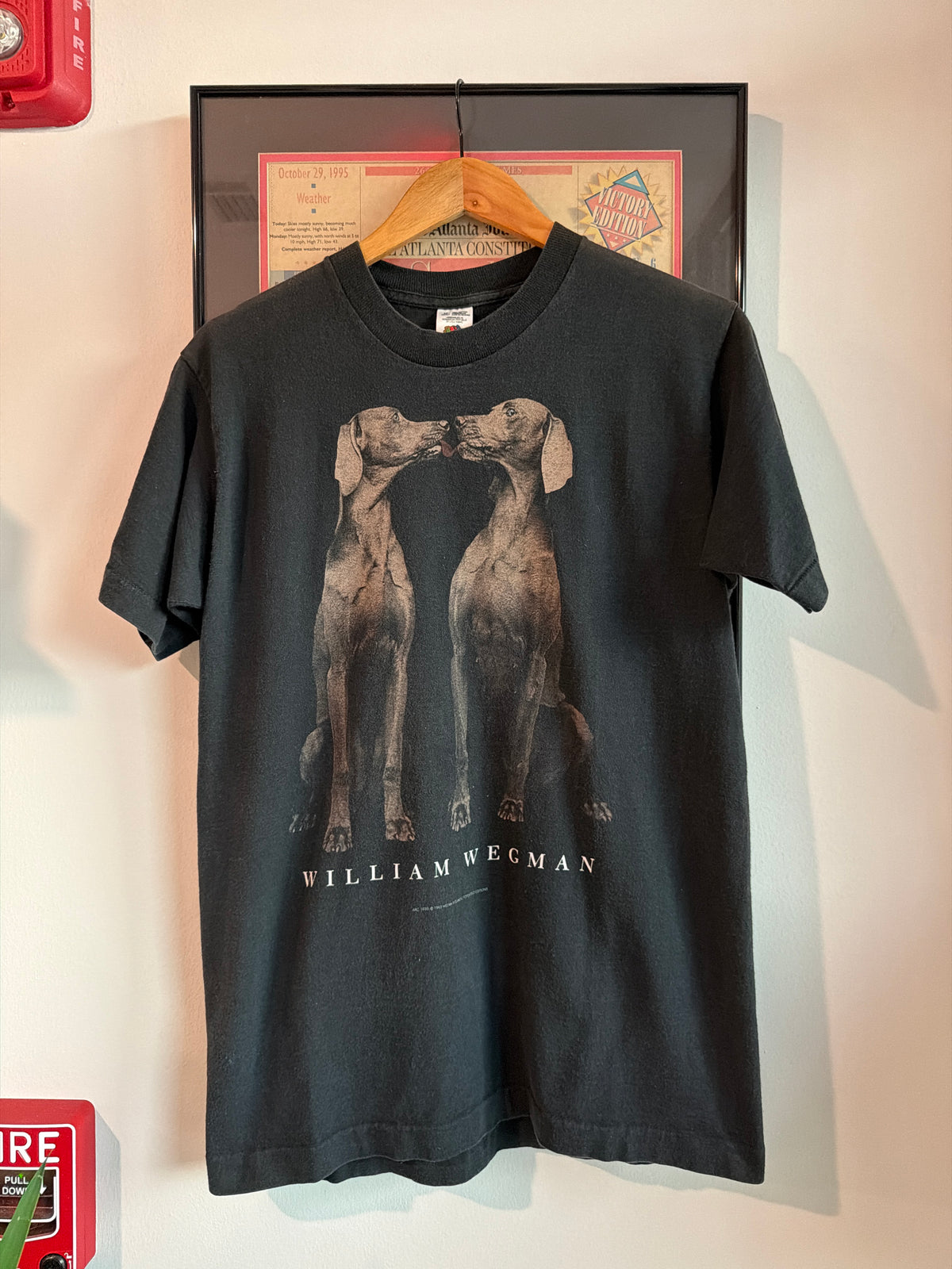 VINTAGE 1993 WILLIAM WEGMAN DOG KISSING SHIRT