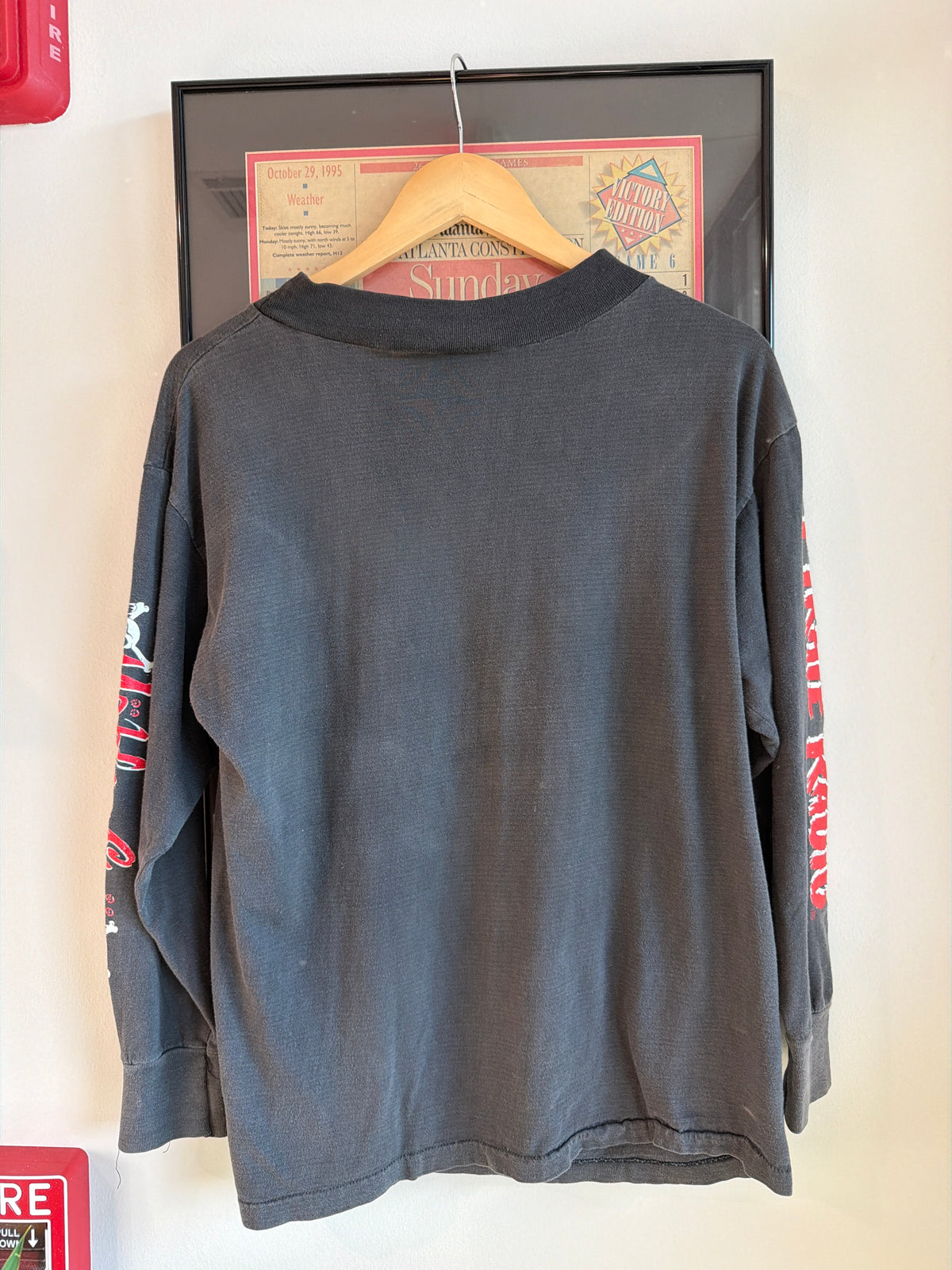 VINTAGE 1990S MOTLEY CRUE LONG SLEEVE HIT BAND SHIRT